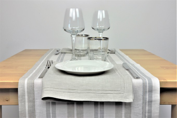 TABLE RUNNER