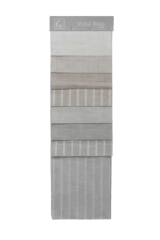 Percha Petite Maison: Theo combinado con Abril y Mitra